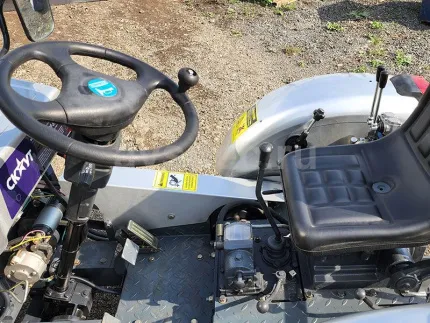 Трактор Трактор Скаут Т-220В с погрузчиком 